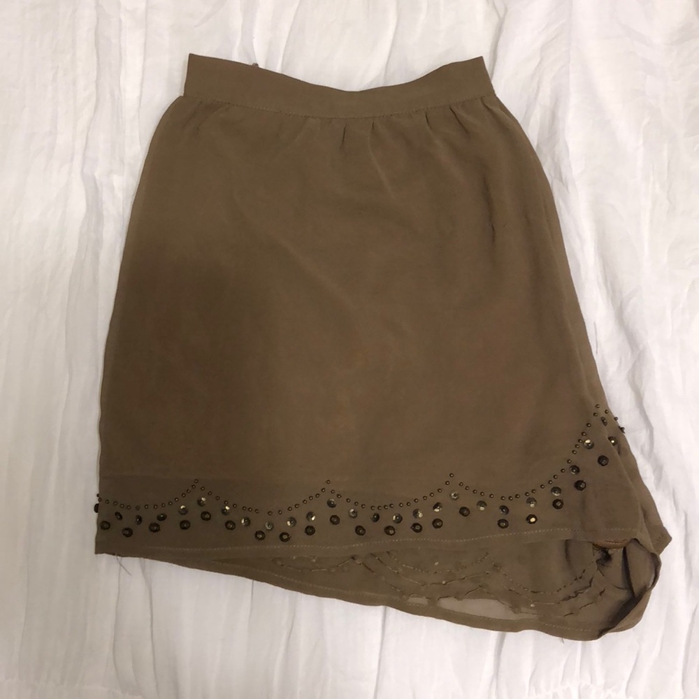 Lush shorts with beading